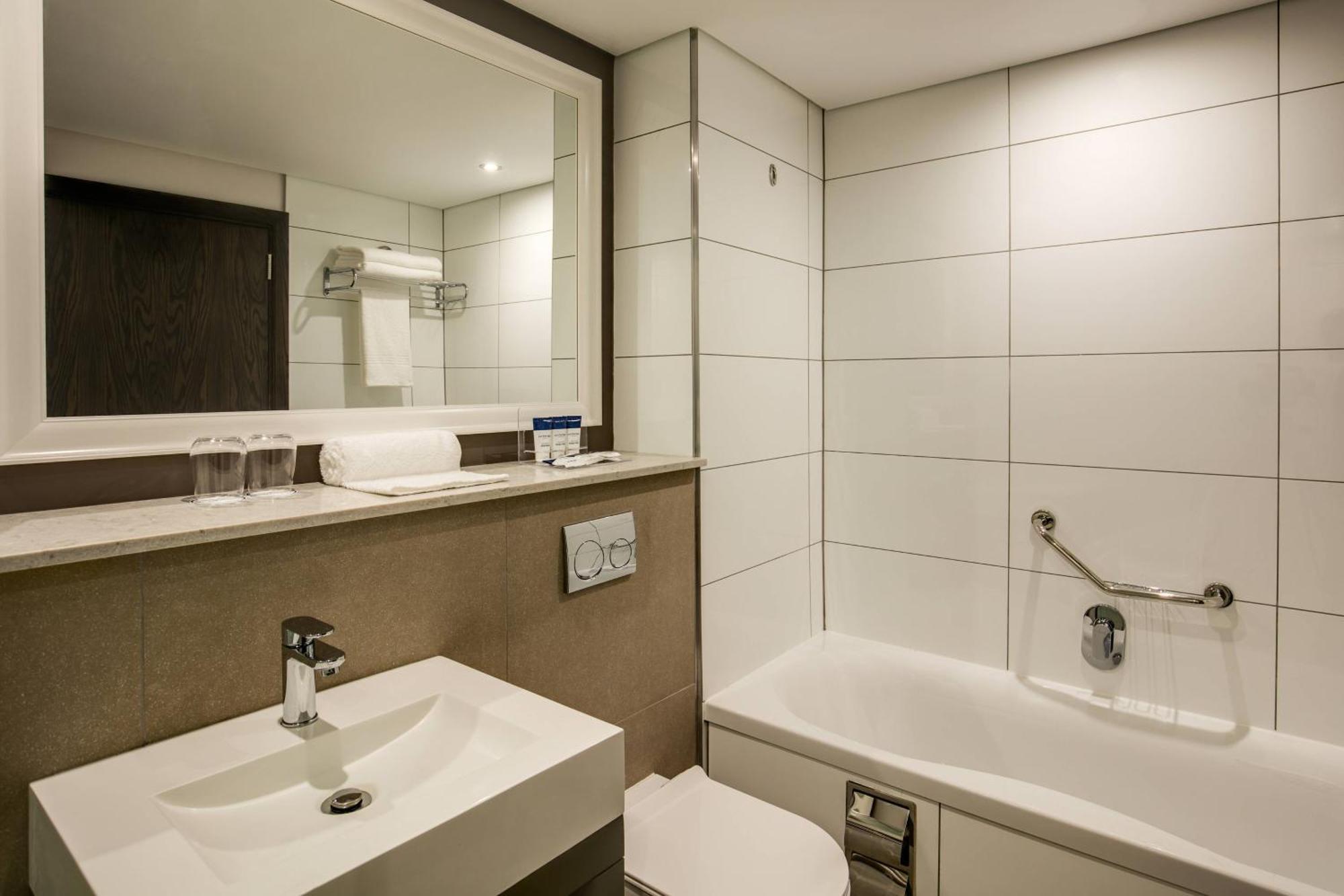 Protea Hotel By Marriott Durban Umhlanga מראה חיצוני תמונה