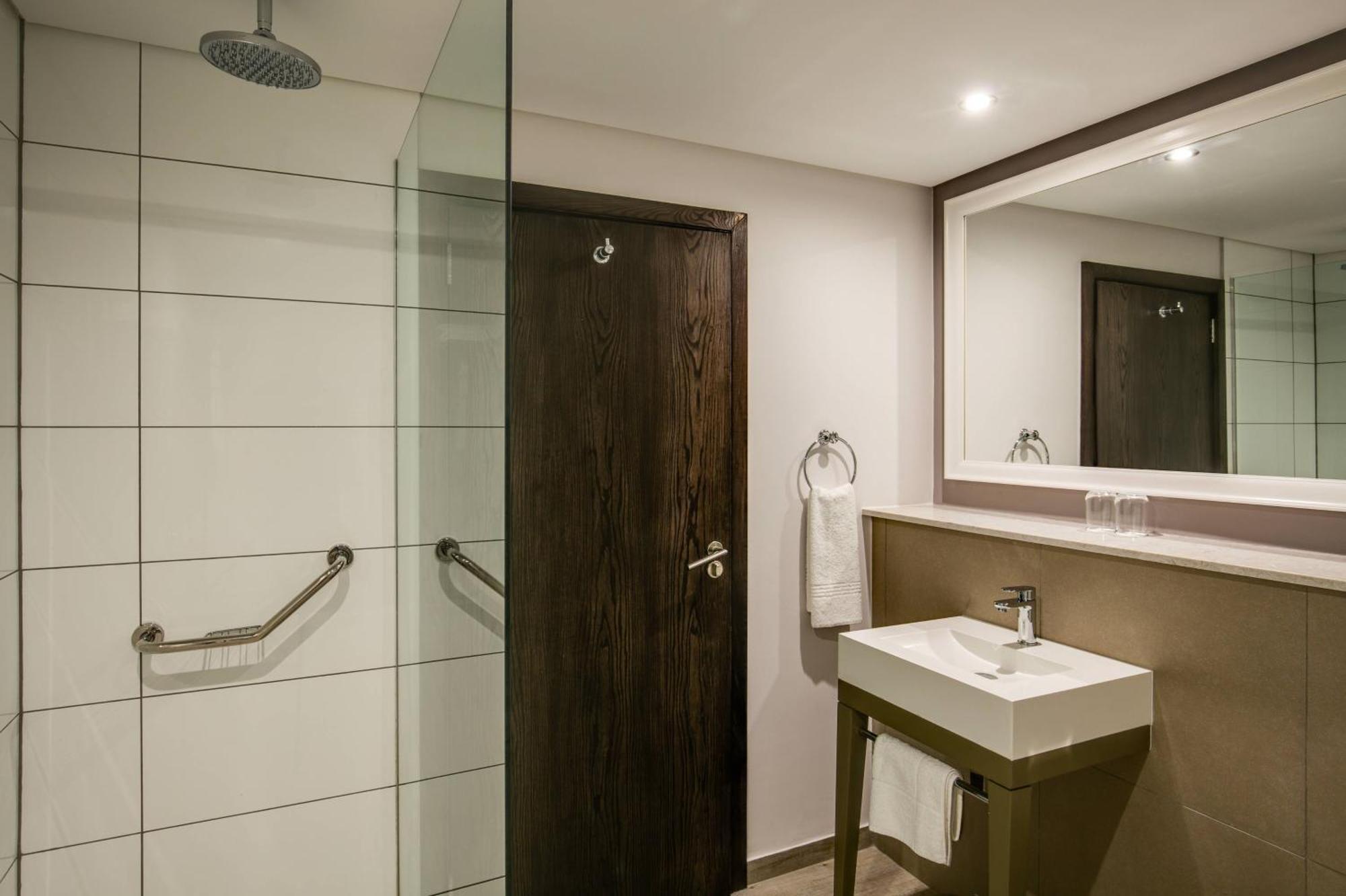 Protea Hotel By Marriott Durban Umhlanga מראה חיצוני תמונה